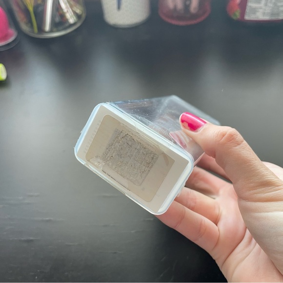 Milk Makeup Blur Liquid Foundation in Golden Deep - Picture 3 of 6